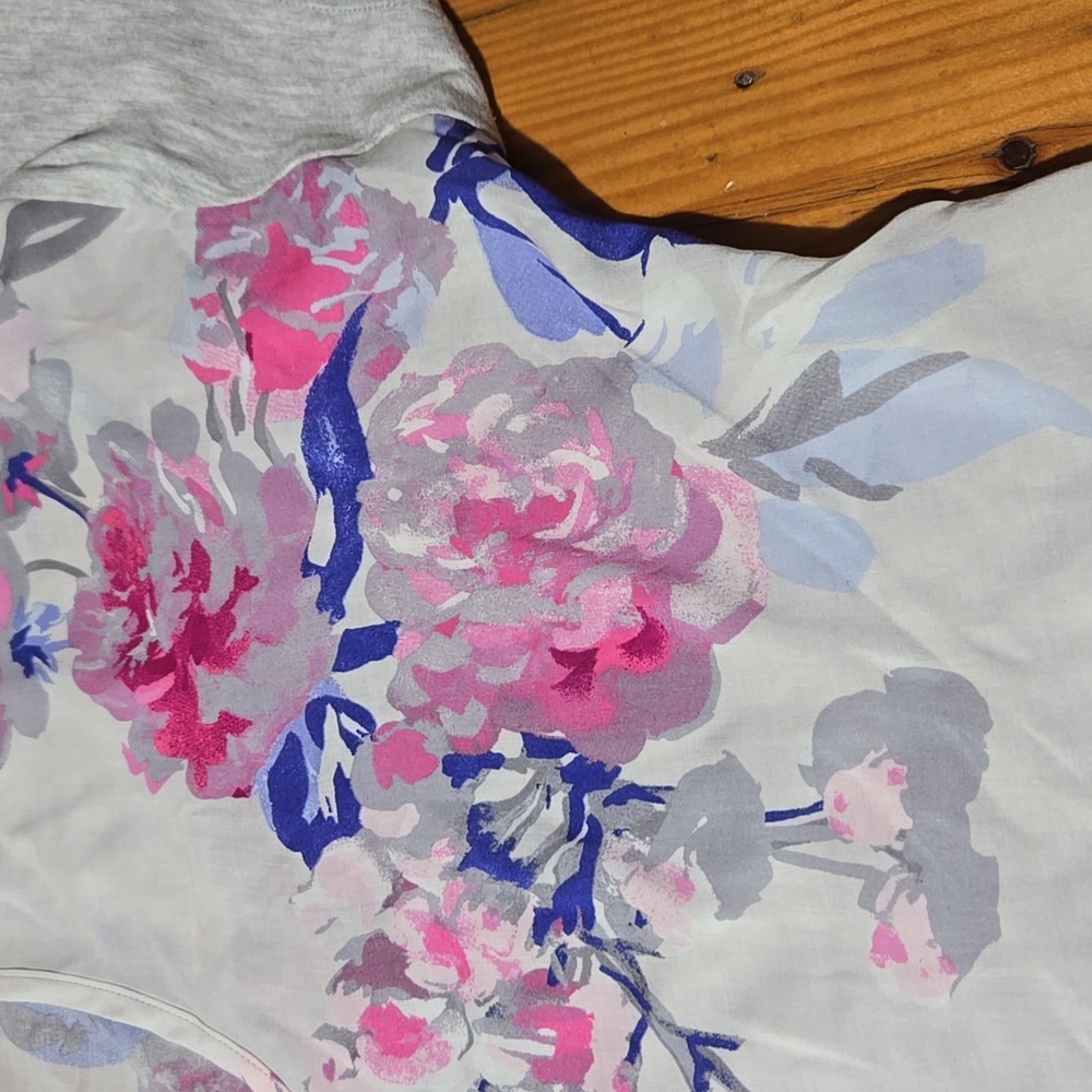 Joules Gray and Pink Floral Women's Blouse Sz 12 - Picture 3 of 4